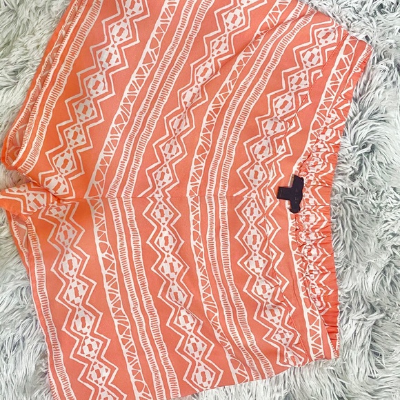 Orange patterned shorts!!💕 - Picture 1 of 3